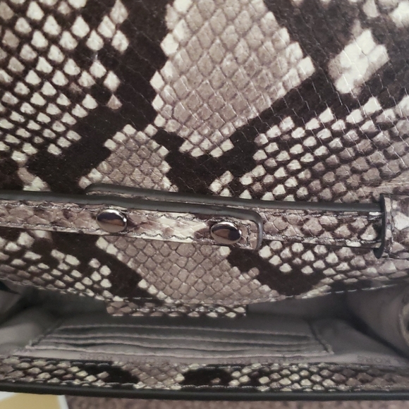 Michael Kors - Picture 3 of 4